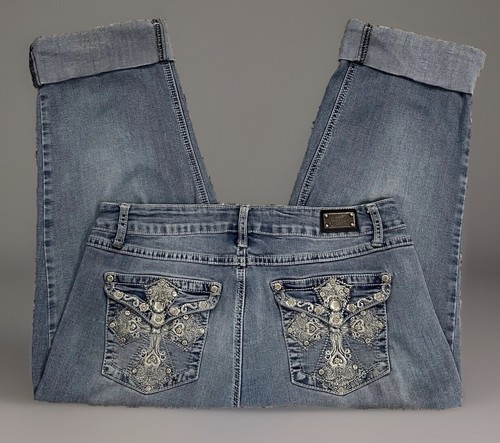 EARL Denim Capris Size 14 Embroidered Embellished Cross Pockets Stretch Comfort