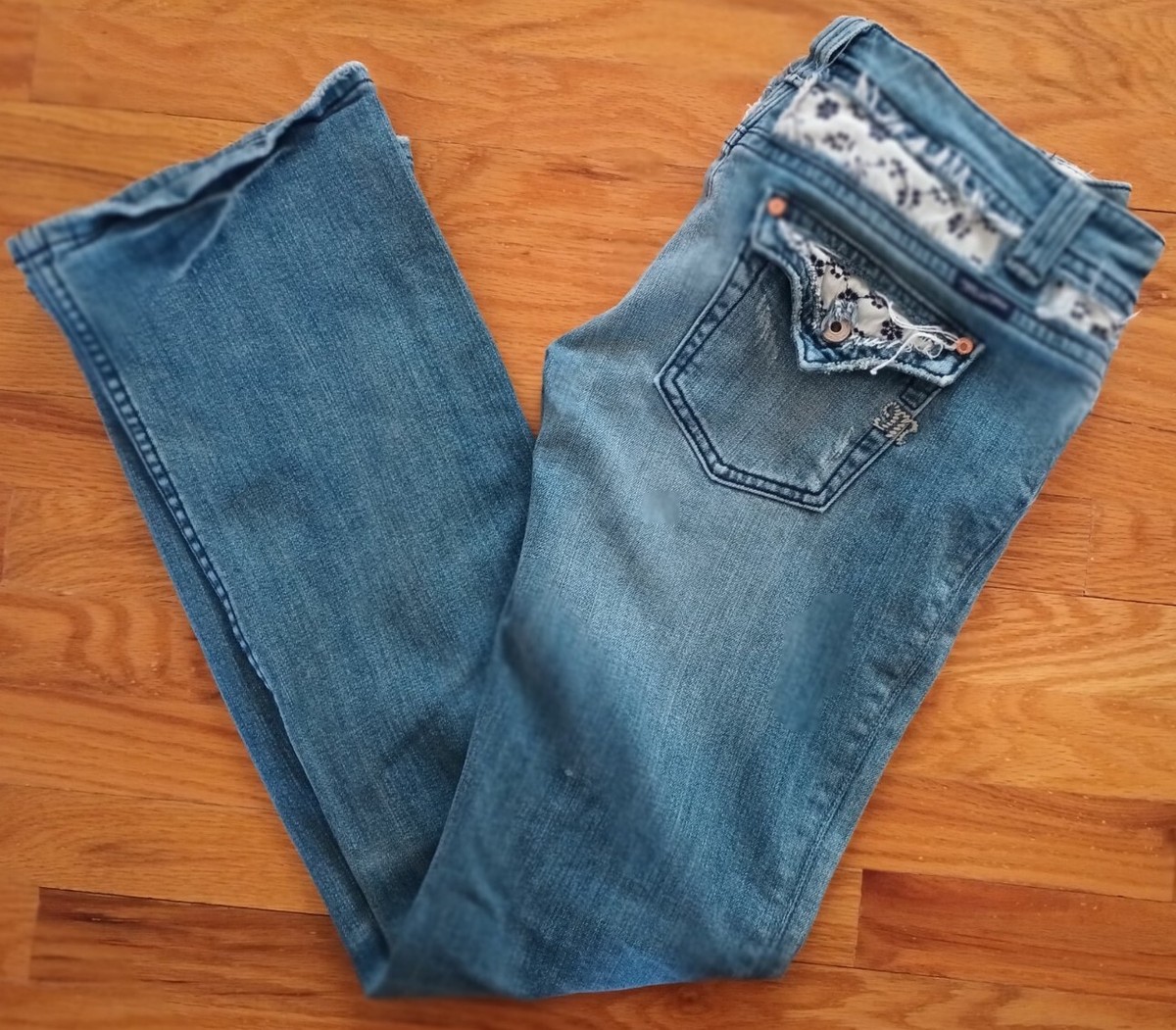 Miss Me JP4221L3 Women's Light Wash Denim Flap Pocket Size