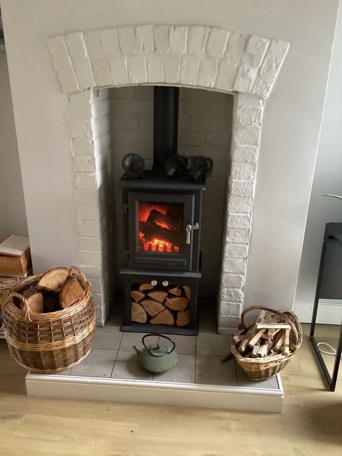 Clock Blithfield 5KW Compact Wood Log Burner Burning Multi Fuel Stove