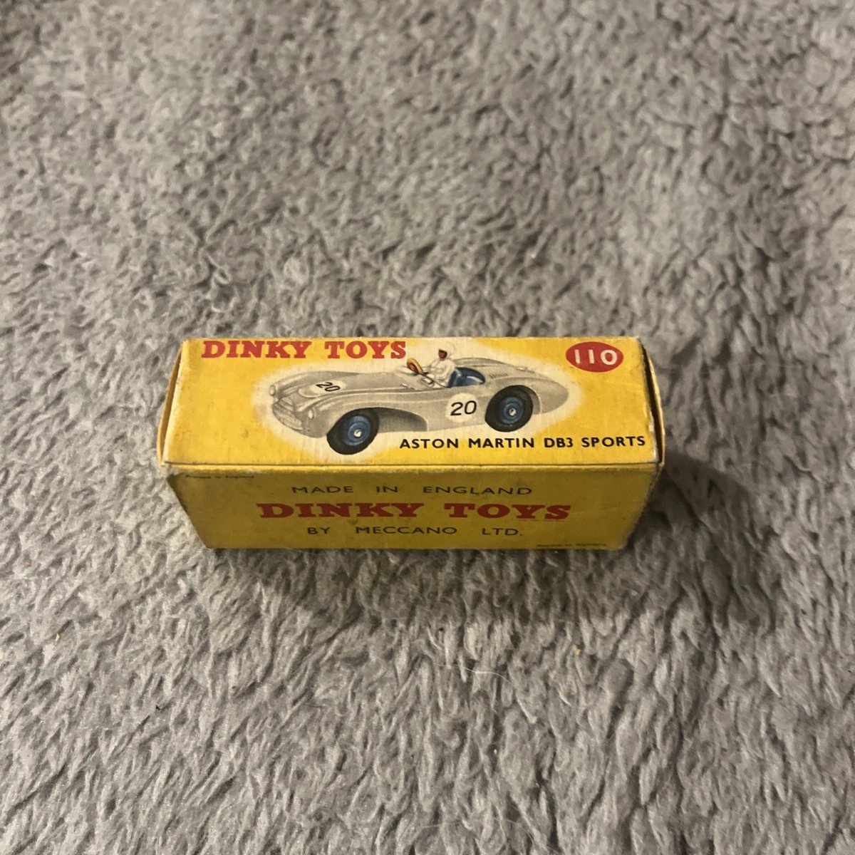 Dinky Toys - 1:43 - No.506 Aston Martin Compétition