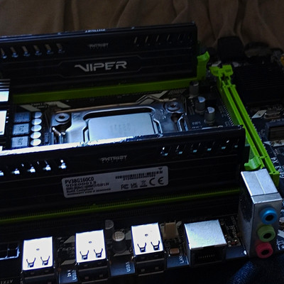 HUANANZHI X79-F1 V2.0 MicroATX Mainboard LGA2011 DDR3 4xRAM PCIe 3.0