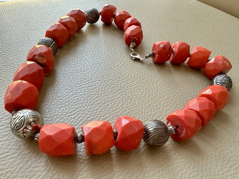 COLLANA DI CORALLO ROSSO PERLINE SFACCETTATE ABBINATE ARGENTO925 GIOIELLI VINTAG - Immagine 4 di 4