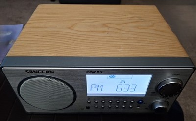 SANGEAN WR-2 AM/FM RDS WOODEN TABLETOP RADIO RECEIVER.