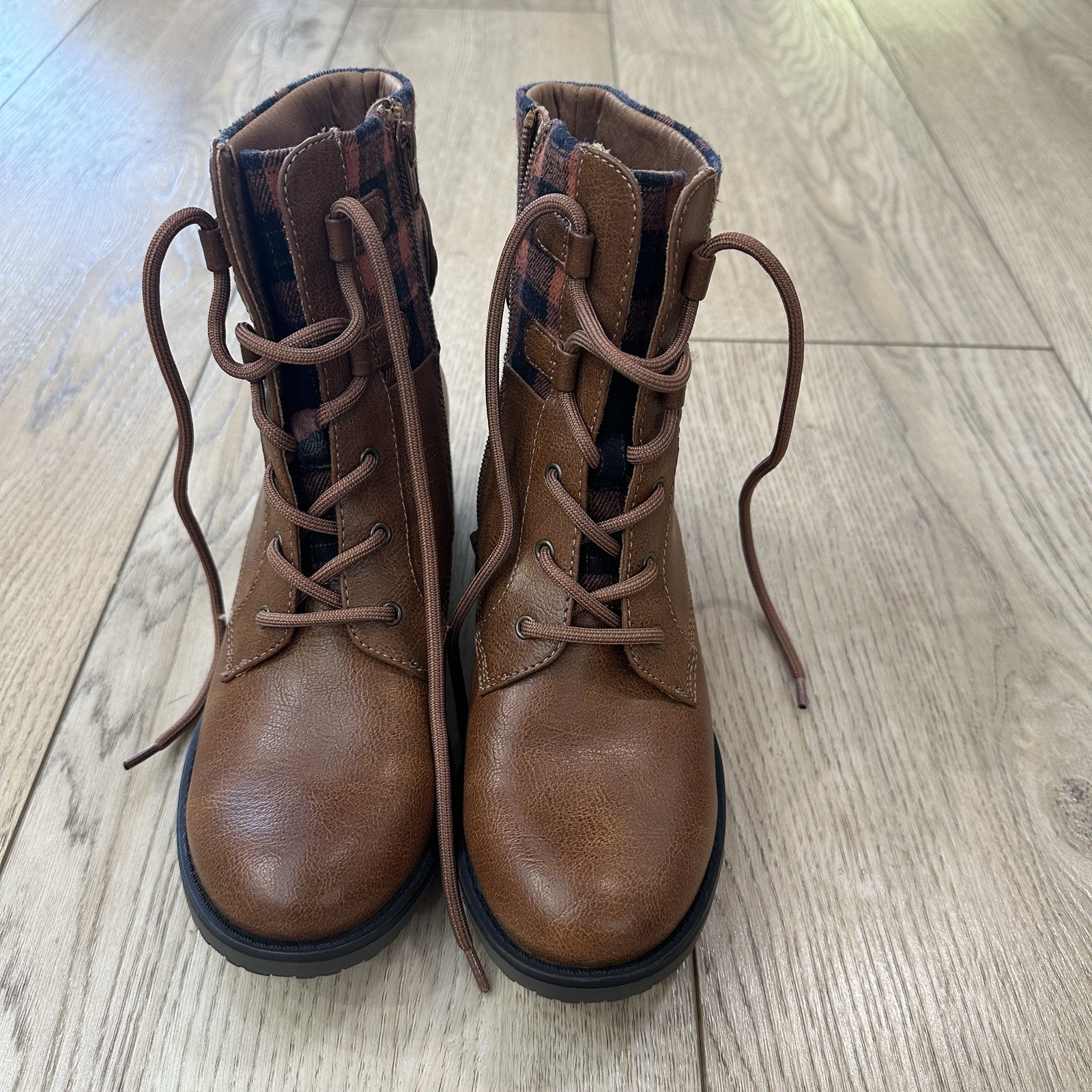 Baretraps Zipper Boot Size 8M Women's Shoes