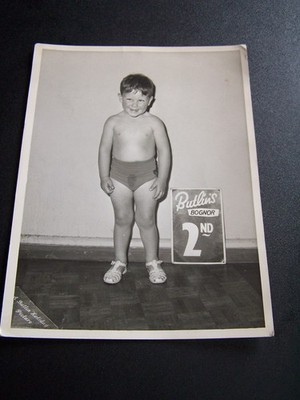 Butlins Bognor Boy 2. Preis Wettbewerb Vintage Foto Portrait Urlaub Bild