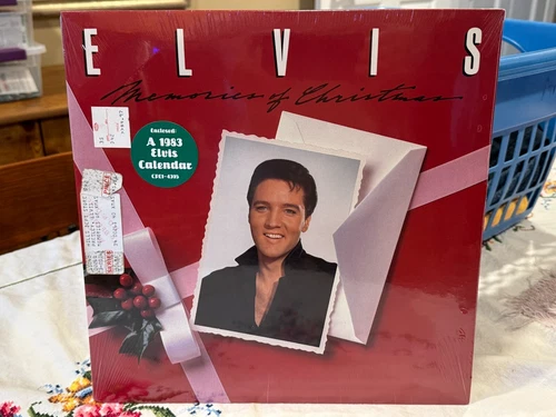ELVIS PRESLEY- MEMORIES OF CHRISTMAS Mint VINYL LP W/ CALENDAR NEW 1982-SEALED