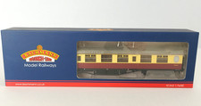 BACHMANN 34-386  Thompson 3rd Class Corridor Coach  BR Crimson & Cream - New