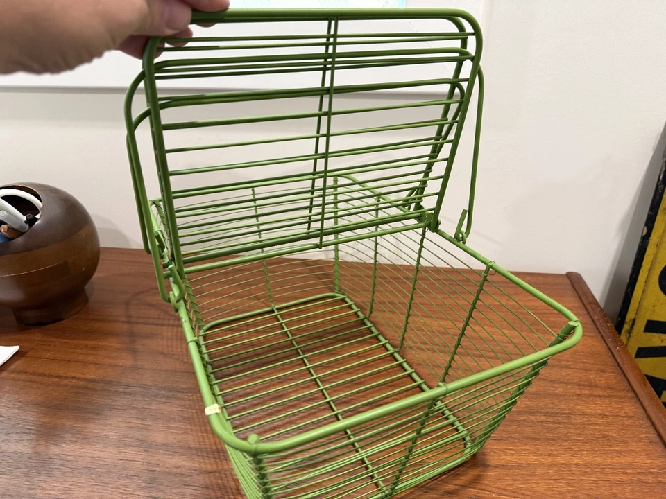 Vintage Green Metal Wire Basket Picnic Storage Organizer Farmhouse Decor Taiwan - Image 3 of 4