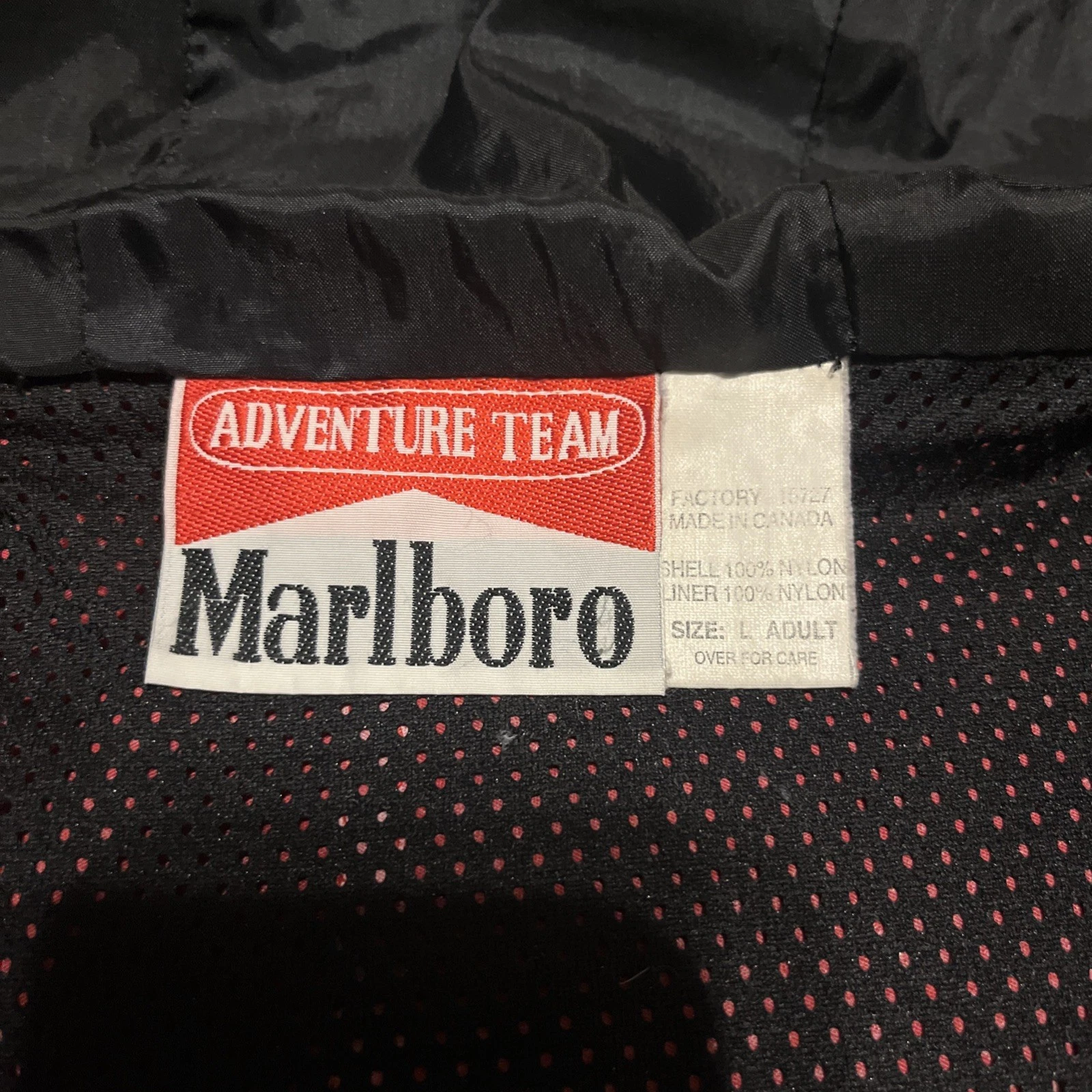 VINTAGE Marlboro Adventure Team Jacket Large Red Windbreaker Rain Hood See Pics - product detail image 2