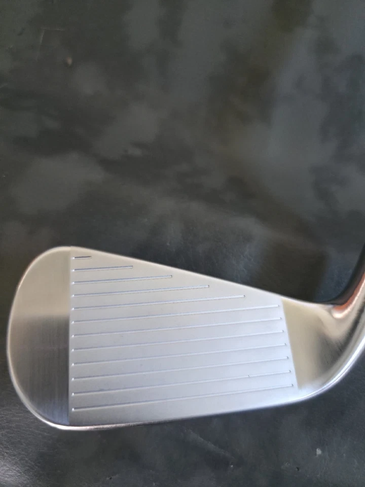 TITLEIST 22° U505 3G (4) DRIVING IRON PROJECT X HZRDUS BLACK 6.0 80 STIFF - Image 3 of 4