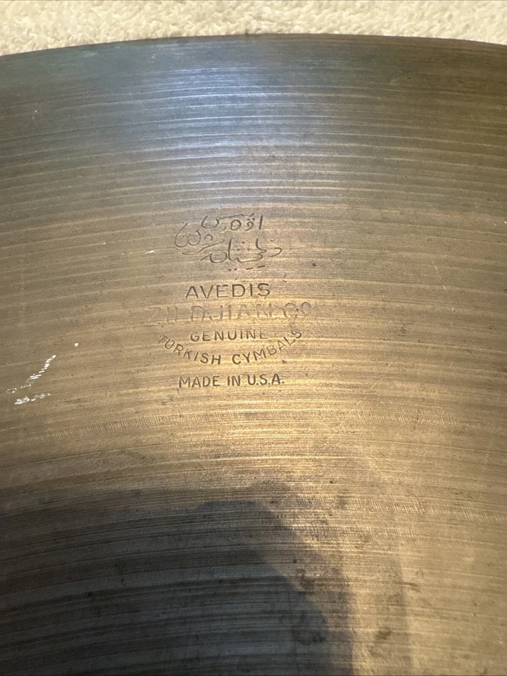 Platillo Avedis Zildjian 24" Sin llave Holing Bronce 1960 (ish) EXCELENTE Foto 2 de 4