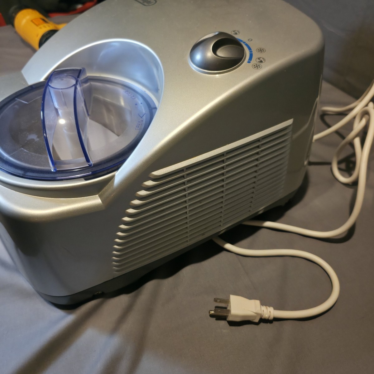 デロンギジェラートメーカー GM6000 DeLonghi GM6000 Ice Cream & Italian Gelato Maker Self