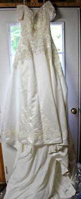 Mon Cheri Size 8(Altered to Size 6) White Sequined wedding gown