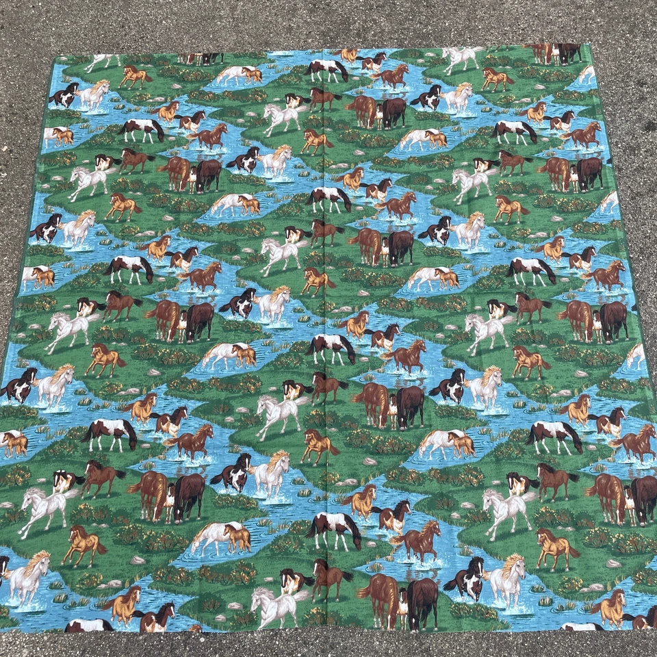 Panel de tela de algodón Wild Horses 45" x 45" Springs Industries, Inc. Foto 3 de 4