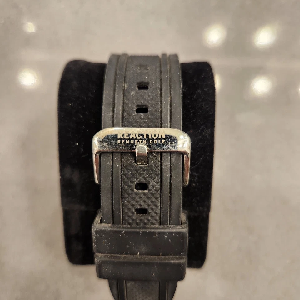 Reloj digital analógico Kenneth Cole Reaction para hombre Foto 3 de 3