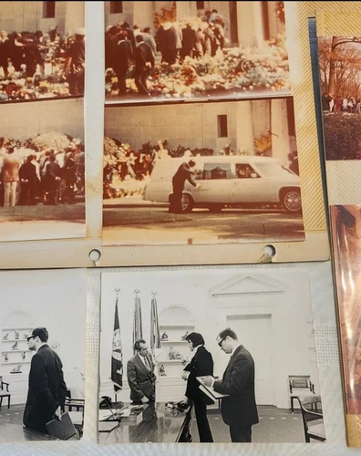 Elvis Presley Authentic Photographs- RARE- FUNERAL, NIXON, HOME-set of 21 - Picture 5 of 12