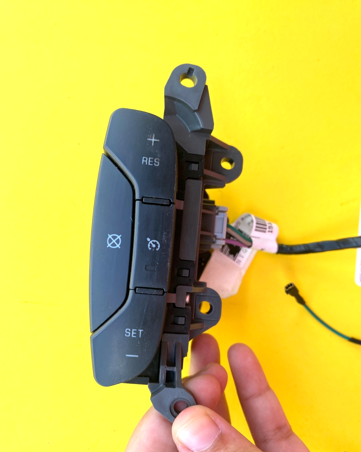 2009-2017 CHEVROLET TRAVERSE STEERING WHEEL CRUISE CONTROL SWITCH OEM 15819309