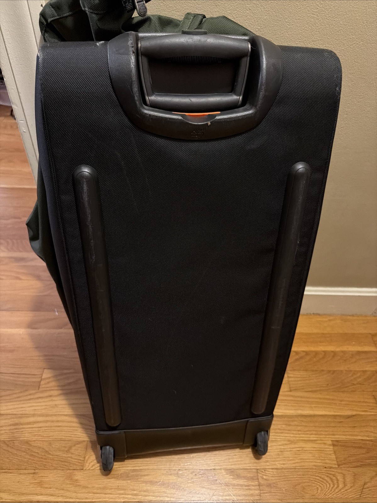 Timberland Rolling Duffel Bag Black/Olive Green Drop Bottom Wheeled Luggage 30