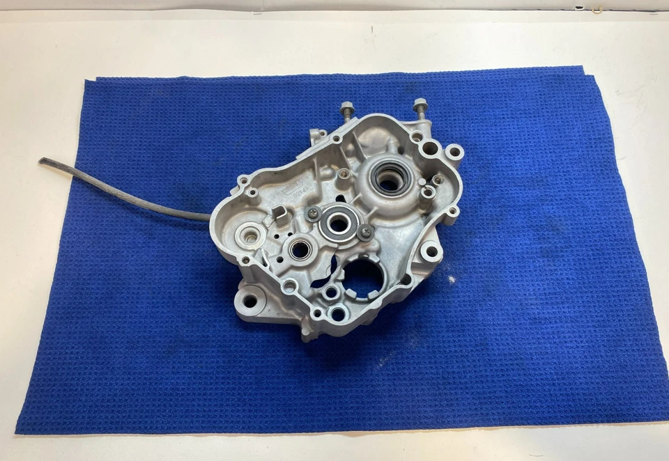 02-18 YAMAHA YZ85 OEM EXTREMO INFERIOR MOTOR MANIVELA DERECHA YZ 85 OEM YAMAHA 2008 Foto 2 de 4