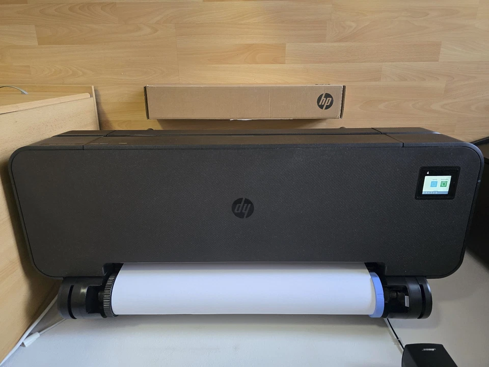 HP DesignJet T230 Großformatdrucker, 610 mm, 24 Zoll, farbig, A1 mit Zubehör