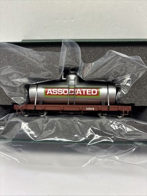 BACHMANN Spectrum, On30.  TANK CAR.  ASSOCIATED. # 27148.