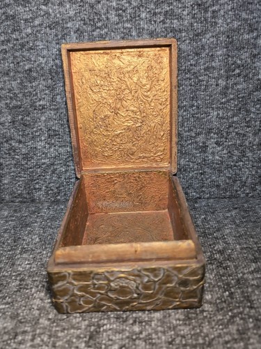 Wooden Boxs- Vintage Painted Floral Design 4.5"X 5. 25" Inches - Picture 3 of 12