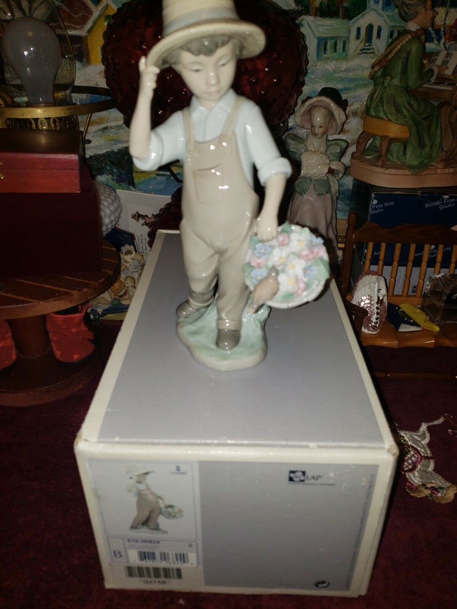 工芸品 Lladro My Happy Friend 06824 My Happy Friend Boy Figurine | Lladró® USA