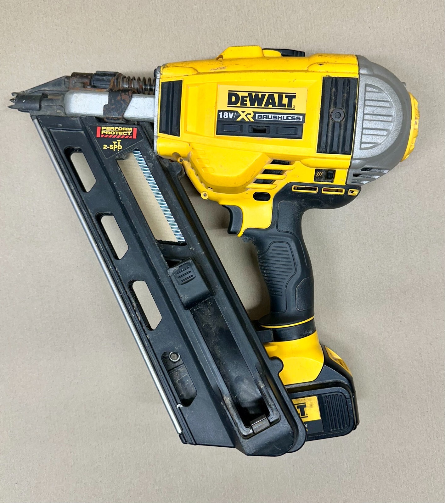 DeWalt DCN692 18V XR Brushless First Fix Angled Nail Gun Type2 & 3.0Ah