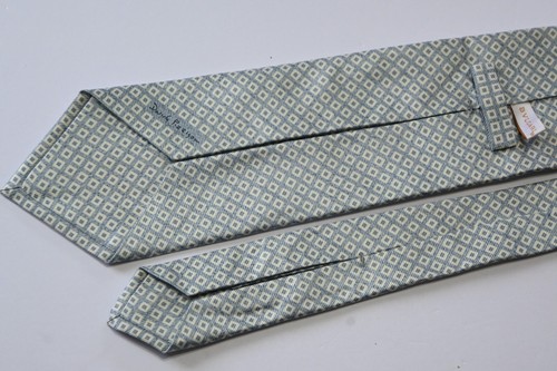 BVLGARI 7 FOLD BLUE SILK MEN'S Neck Tie W: 4 " BY L: 59" MADE IN ITALY - Picture 5 of 6