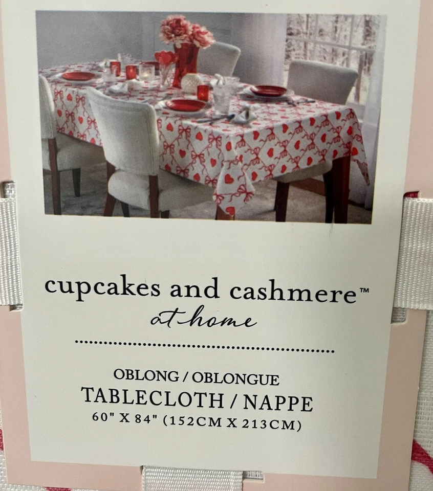 Cupcakes E Toalha de Mesa Cashmere 60 X 84 Corações Dia dos Namorados ARCOS ROSA - Imagem 2 de 2