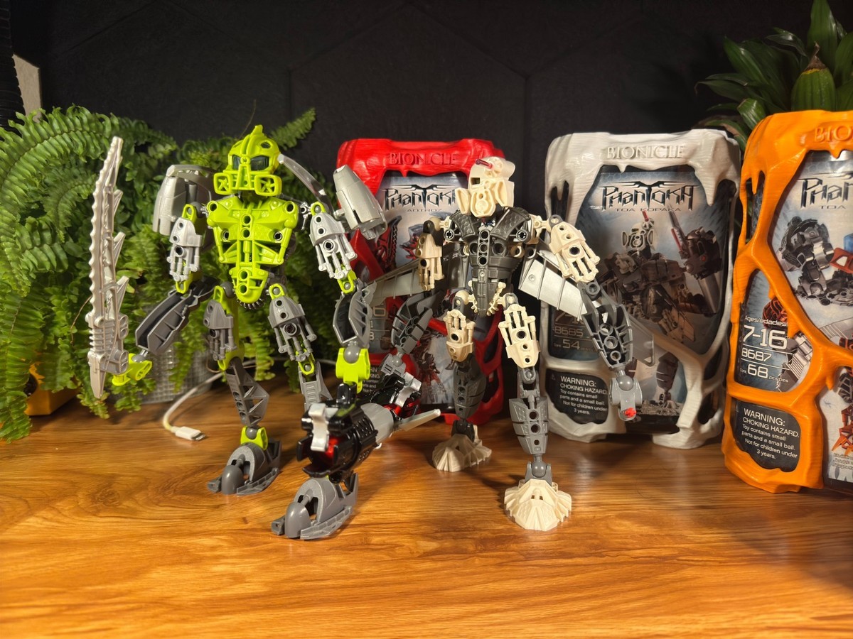 LEGO Bionicle Phantoka Large but Incomplete SET, Includes Some