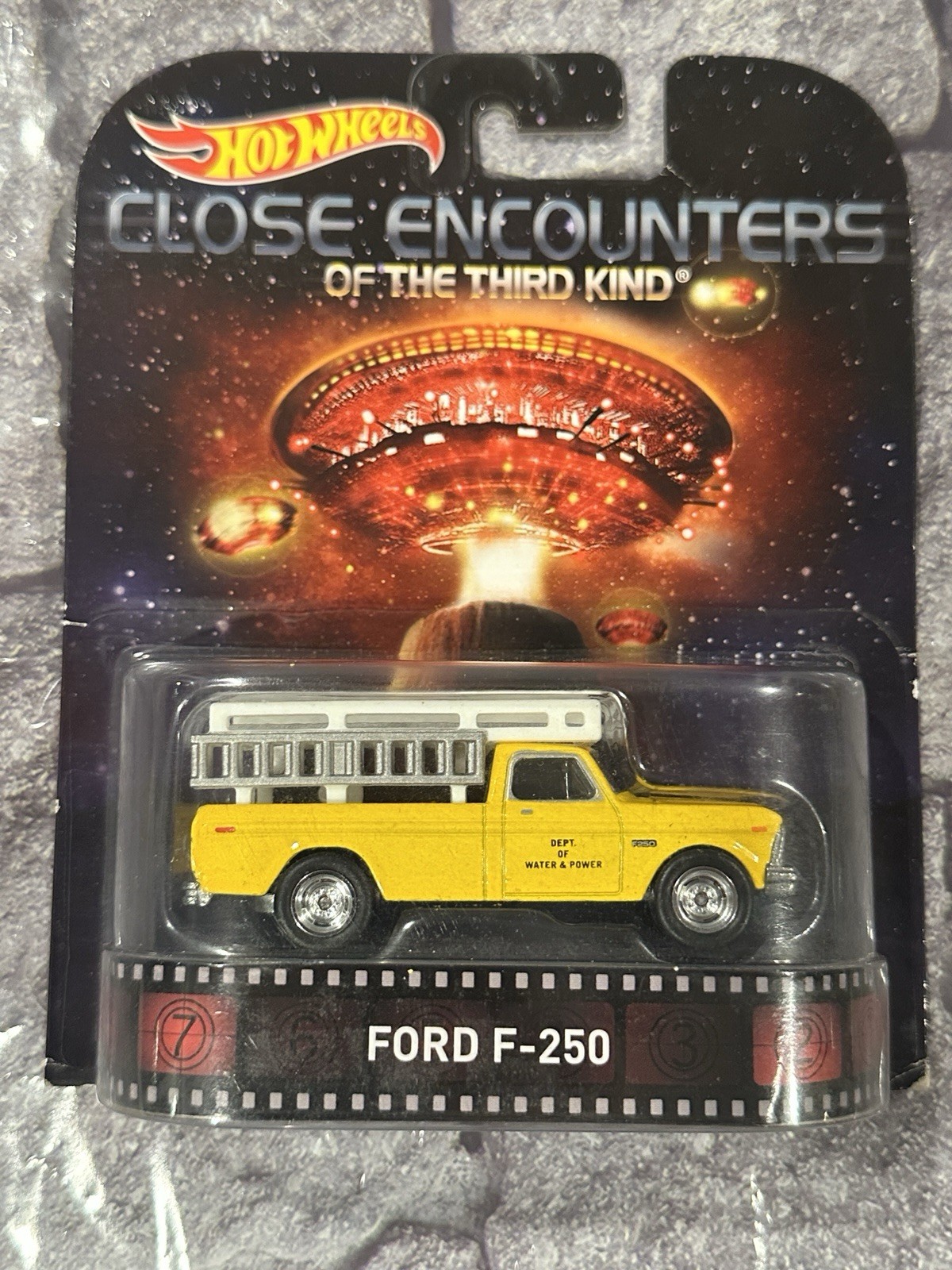 2014 Hot Wheels CLOSE ENCOUNTERS OF THE THIRD KIND Ford F-250 Close MOC