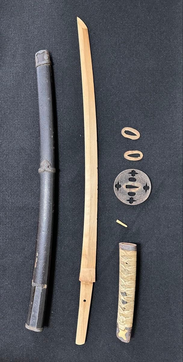 Antique Japanese Kodachi Sword 52.3cm wood Blade Inlaid Tsuba