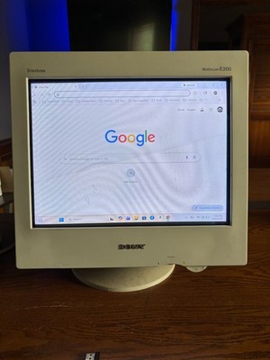 Sony Trinitron Multiscan CPD-E200 17'' Flat CRT Monitor