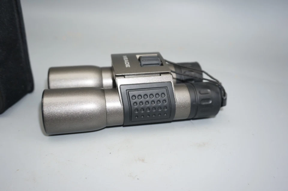 Meade 8x32 Inch Binoculars with Case 264 Feet/1000 Yards - Image 4 of 4