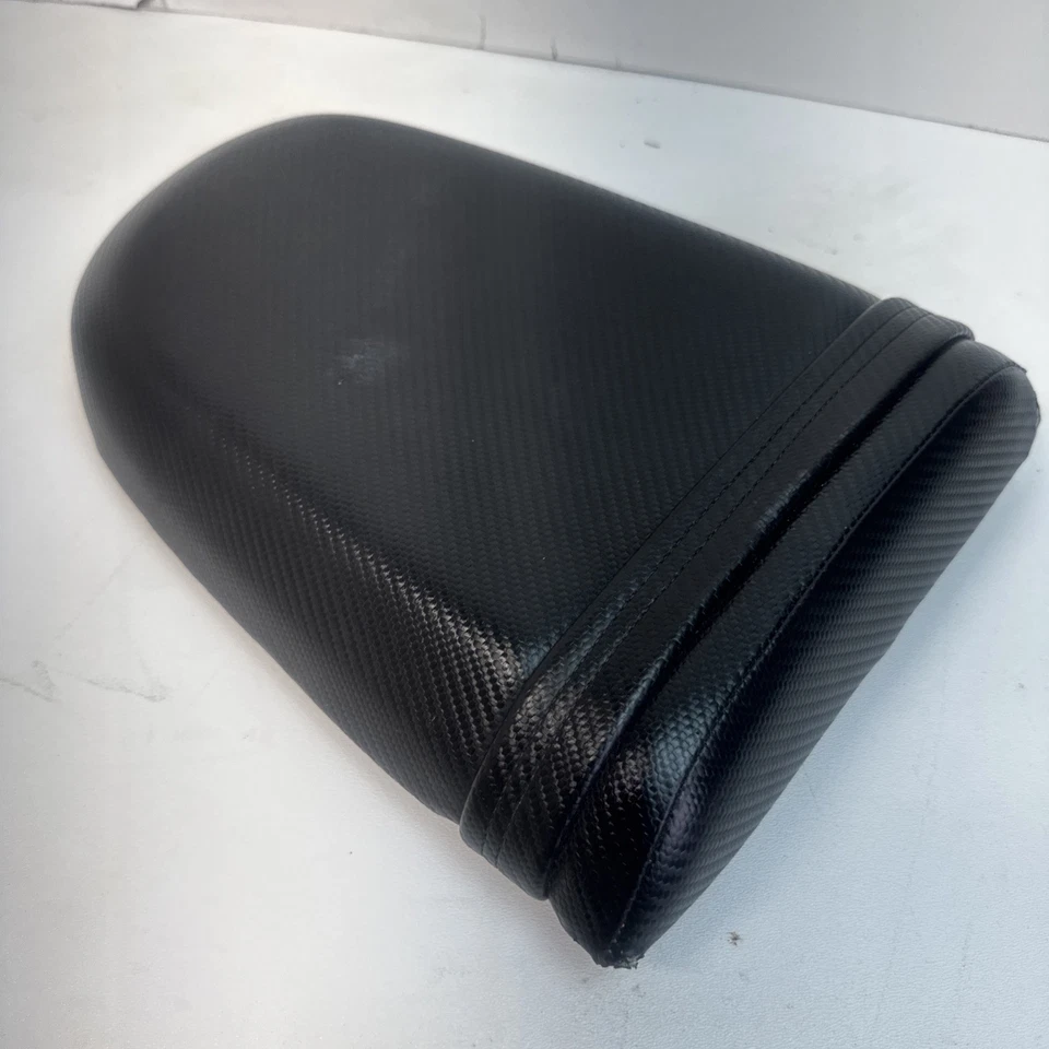 2001-2003 SUZUKI GSXR600 & 2000-2001 GSXR750 & 2001 GSXR1000 REAR PASSENGER SEAT - Image 2 of 4