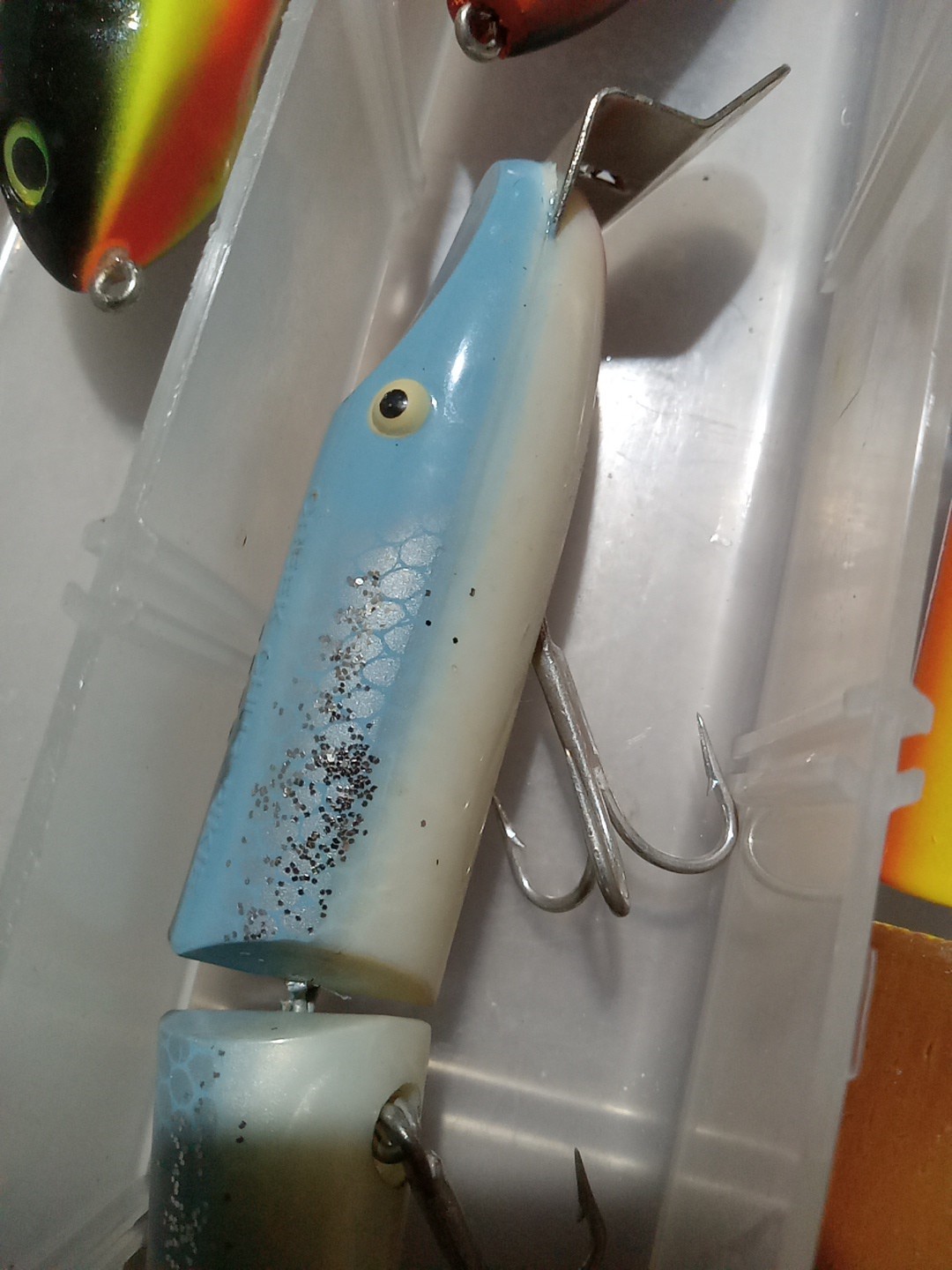 7 Musky Lures In This Flat Box. Large. Great Shape - Image 13