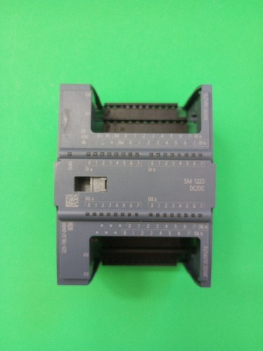 Used SIEMENS 6ES7 223-1BL32-0XB0 SM1223 PLC Module