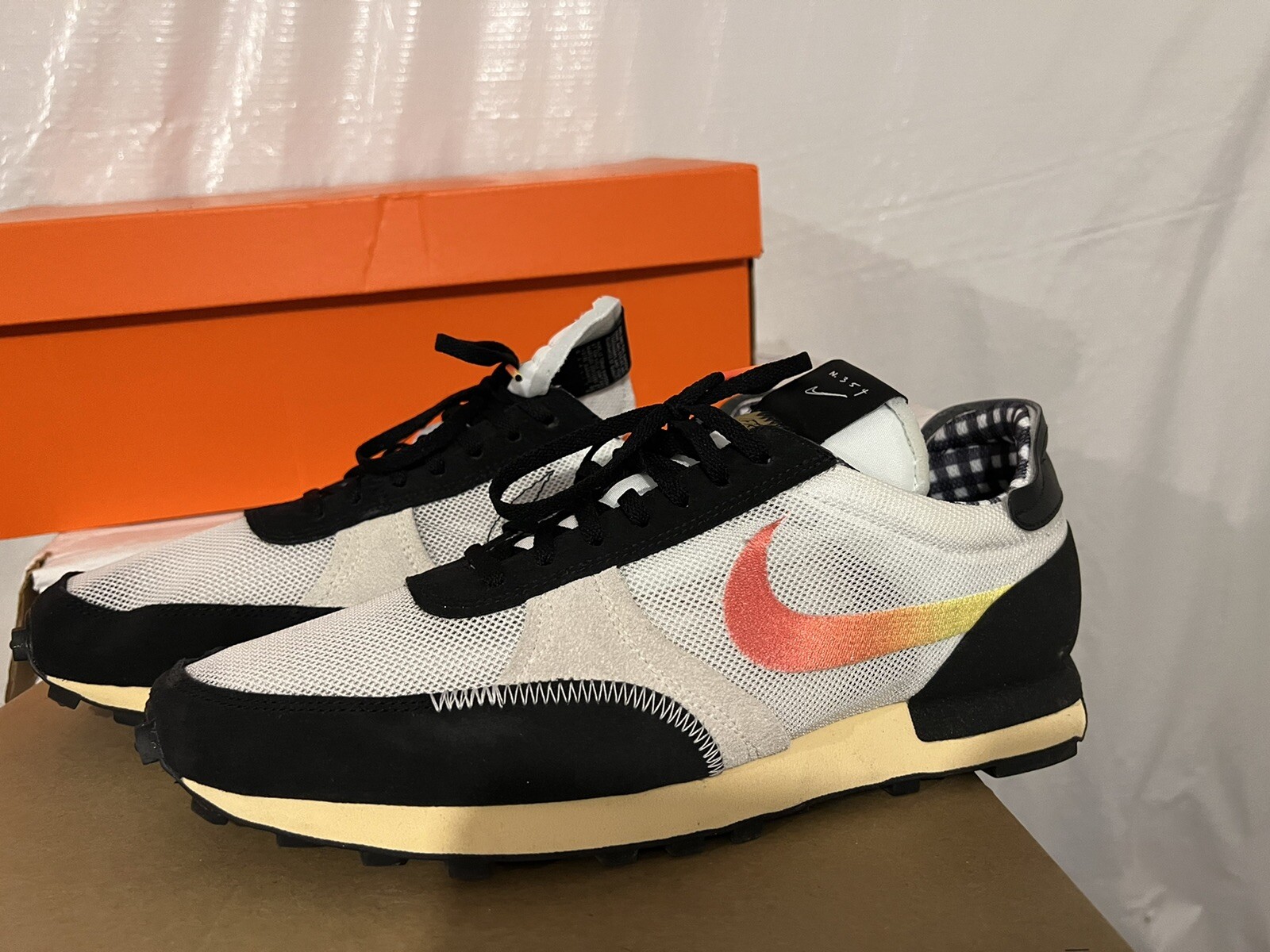 nike daybreak type fresh