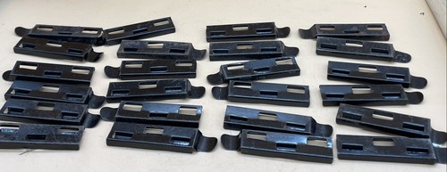 Hornby R910 Fishplates – OO Gauge Rail Joiner Pack x24 - Picture 2 of 8