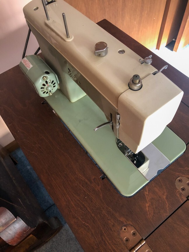 Kenmore Sears Model 5186 Sewing Machine W Table & Foot PedalRARE