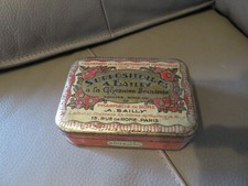 ANCIENNE BOÎTE EN FER MÉDICAMENT Suppositoires à la glycérine Solidifiée