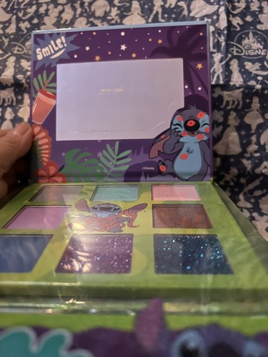 Disney STITCH 8 - SHADOW PALETTE With Mirror - Picture 3 of 8