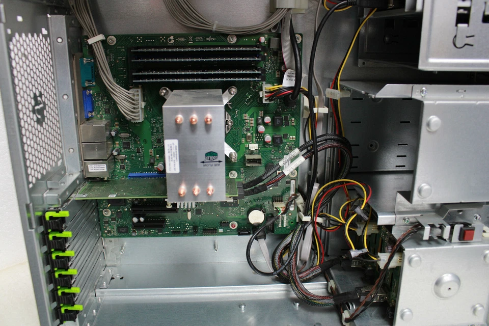 Server Fujitsu Primergy TX140 S2 Xeon E3-1230 V3 @ 3,3Ghz 16GB RAM Raid D2607 - Bild 4 von 4