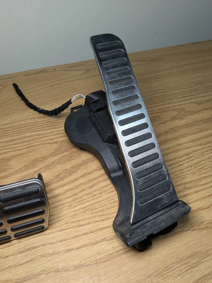 2007 Volkswagen Golf GTI Accelerator Throttle Gas Pedal 1K1723503N OEM-FOR PARTS - Image 2 of 4