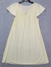 Shadowline Nightgown Yellow Nylon Lace Cap Sleeve Embroidered Women's Size M