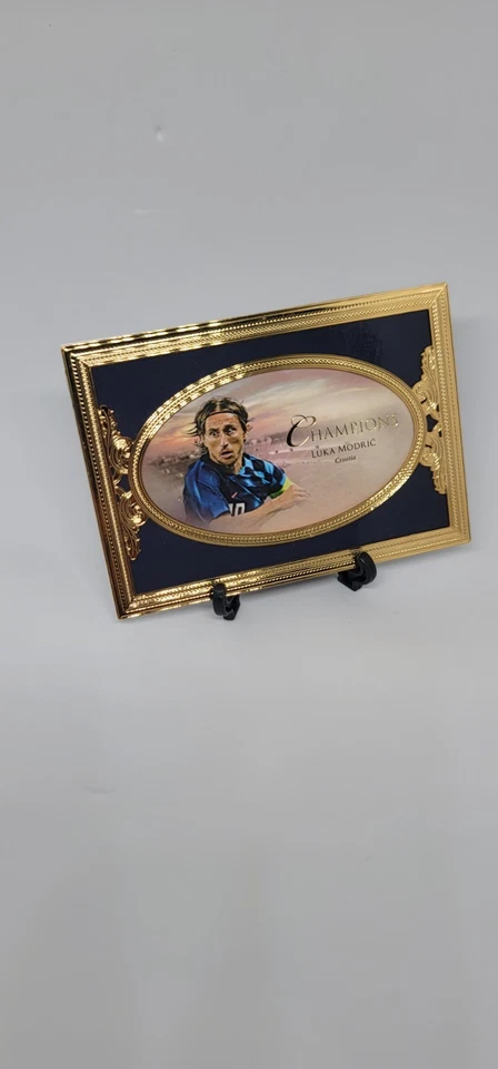 Champions Futera Luka Modric Золотая Рама 7/14 - Изображение 3 из 4