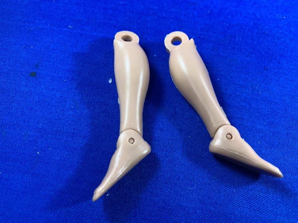 Mego запасные части; ноги, руки, «перчатки» голени, ретро/репродукция 8» линии - Изображение 3 из 4