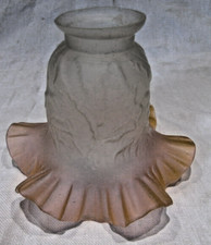 ancienne verrine tulipe plissée en verre dégradé rose saumon occasion à nettoyer