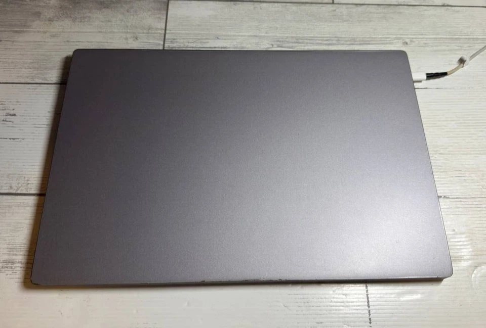 Xiaomi Mi Notebook Pro  - 15" - i5 8550u - 8GB DDR4 - NVIDIA MX 150 - 256GB SSD - Immagine 2 di 4